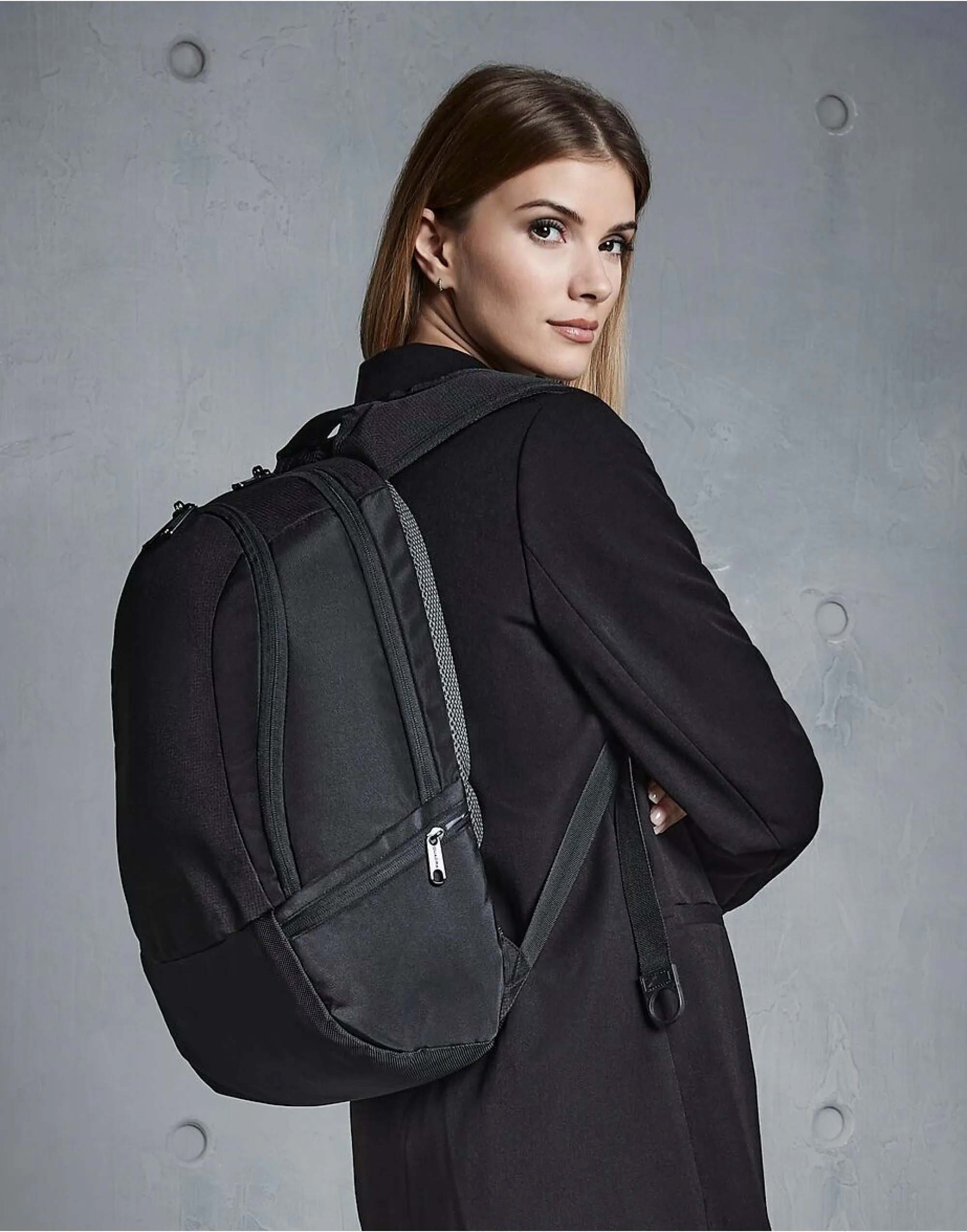 QD906 Quadra Vessel Slimline Laptop Backpack